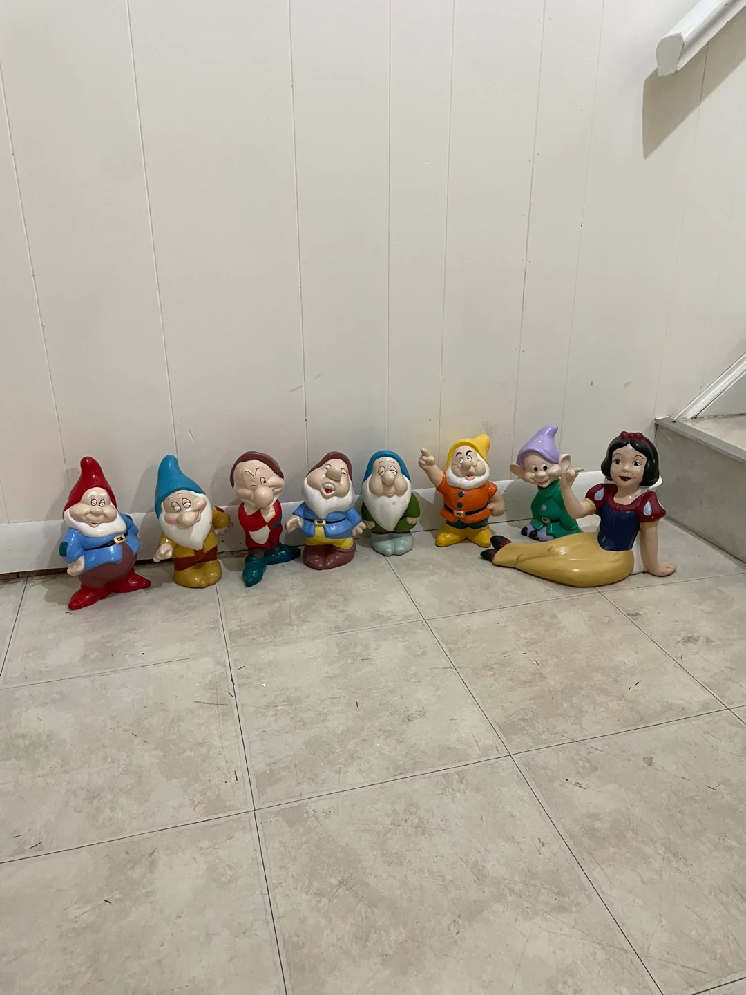 Snow White & 7 Dwarfs thumbnail