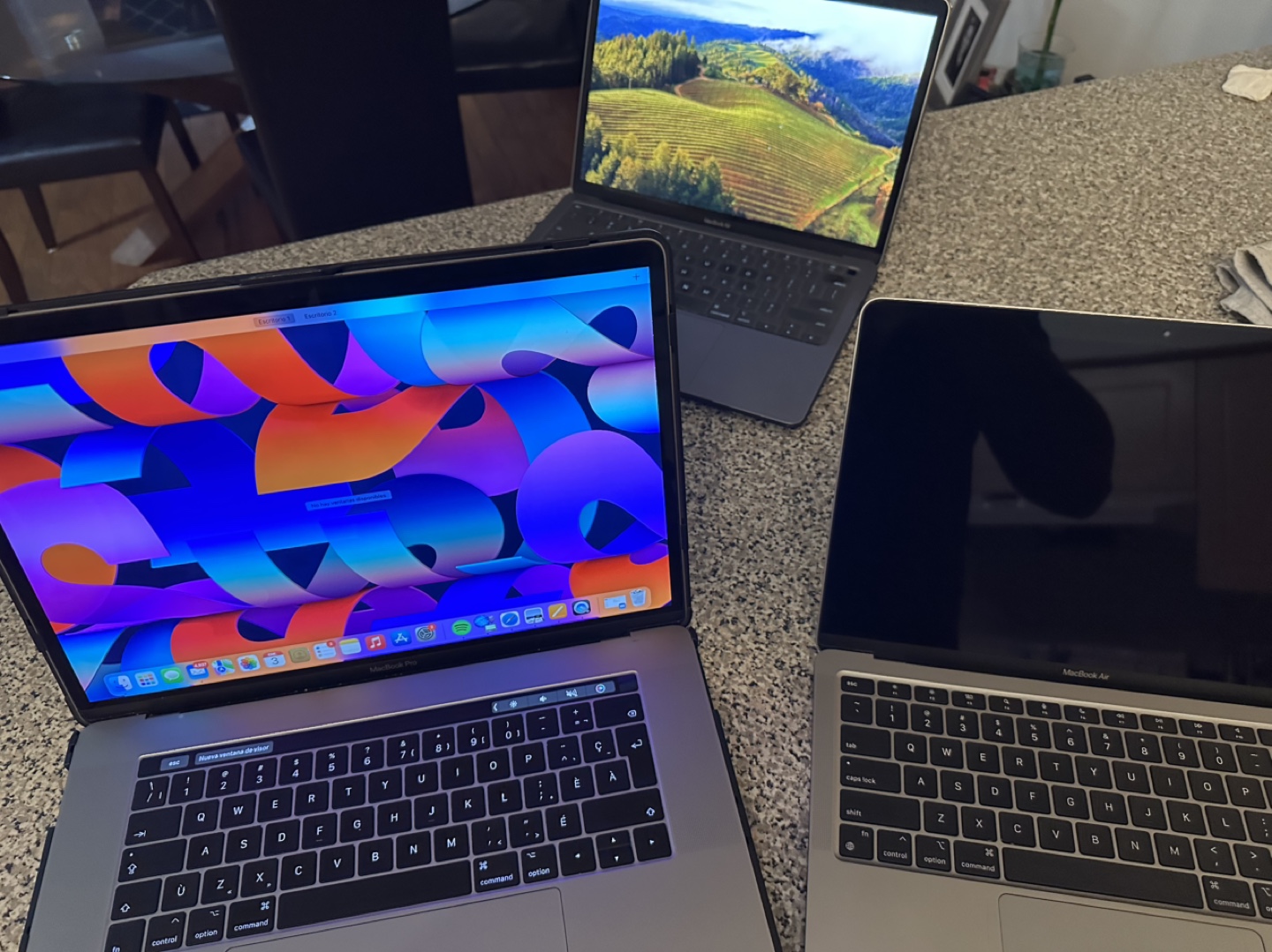 MacBook Pro - Excellent Condition - photo 2
