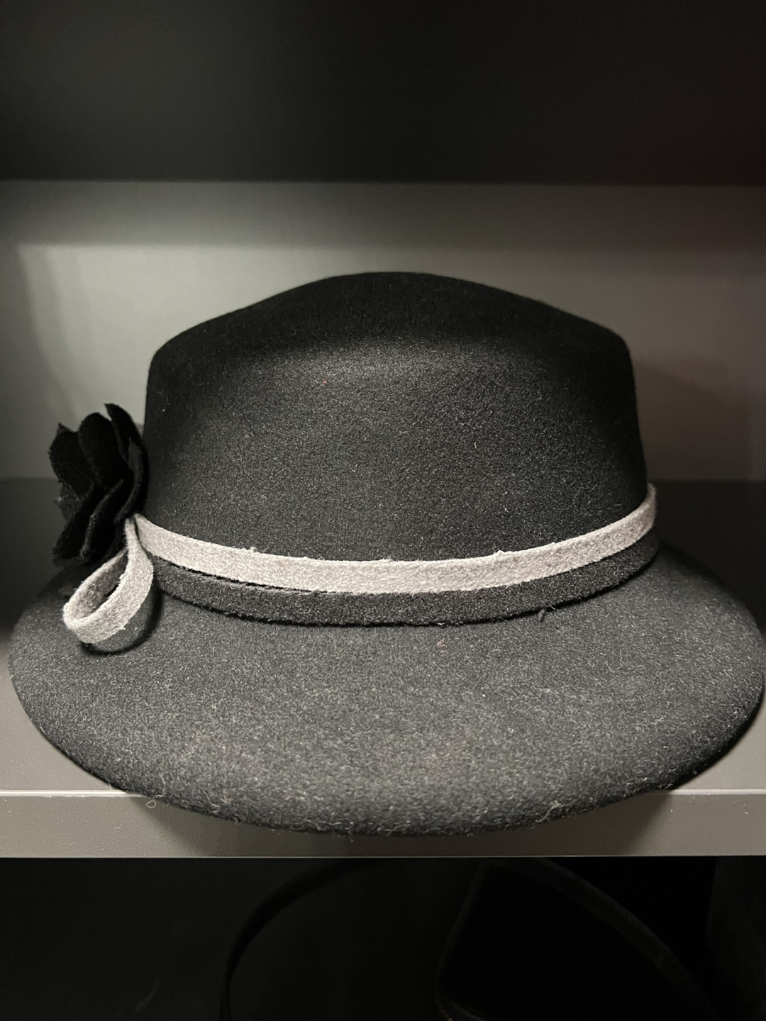 Black Wool Cloche Hat with Flowers - photo 2