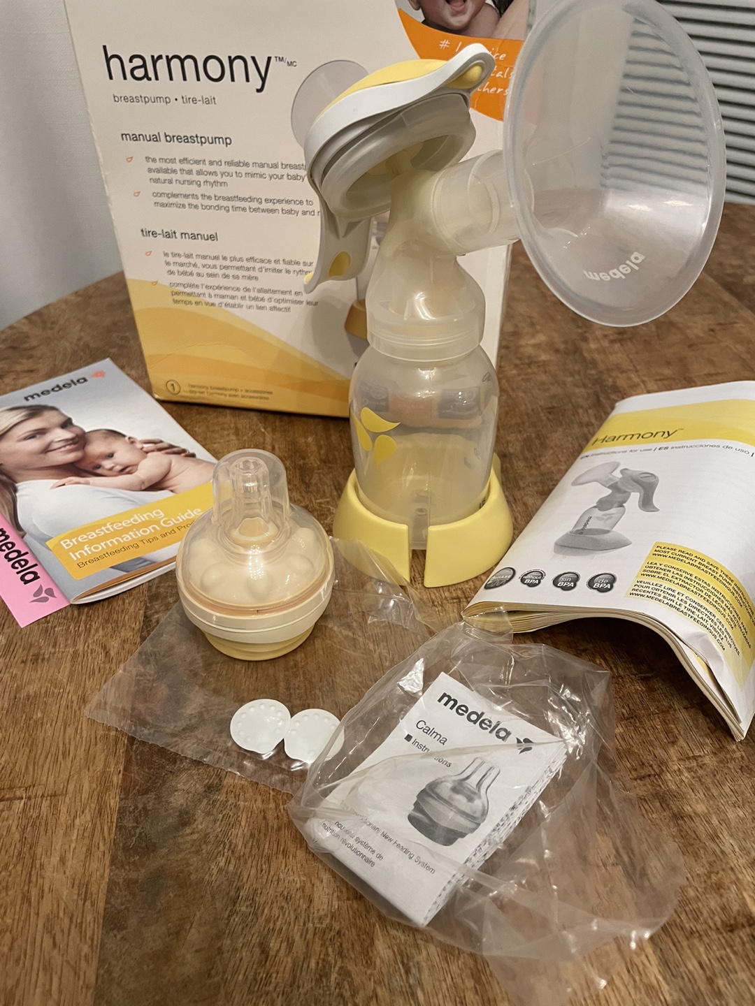 Medela Harmony Manual Breastpump (Never Used) - photo 2