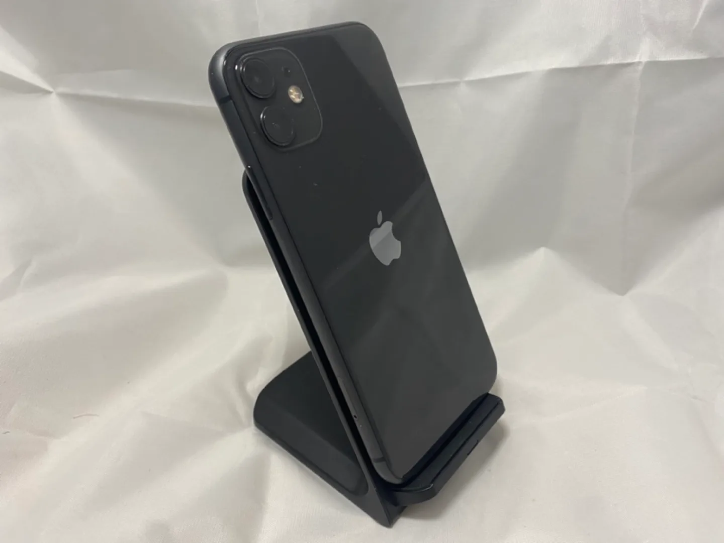 Apple iPhone 11 64GB iOS 18.1.1 Black MHCP3VC/A Battery 79% image indicator(7)