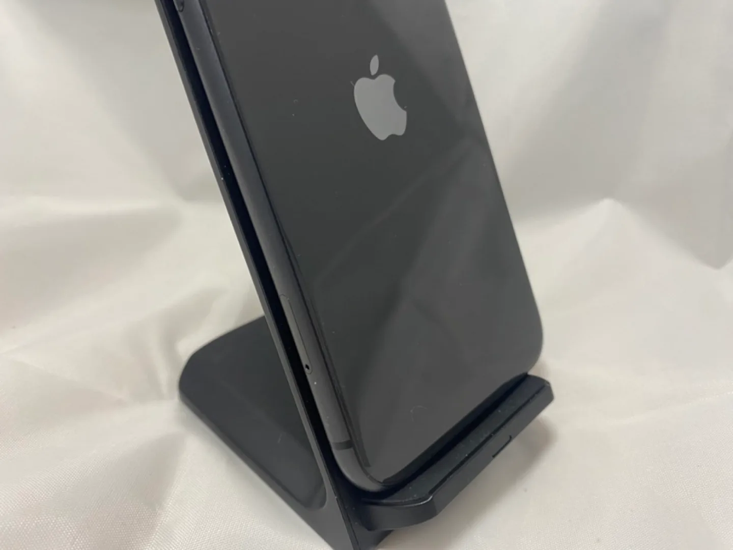 Apple iPhone 11 64GB iOS 18.1.1 Black MHCP3VC/A Battery 79% image indicator(9)