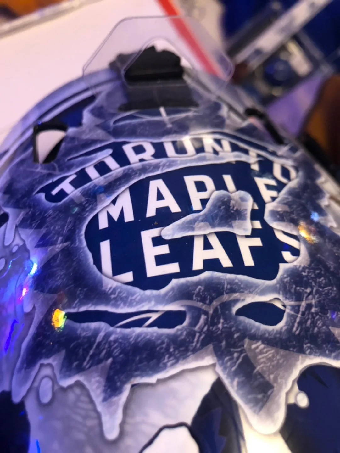 Toronto Maple Leafs Goalie Mask - Franklin GFM 1500 image indicator(5)