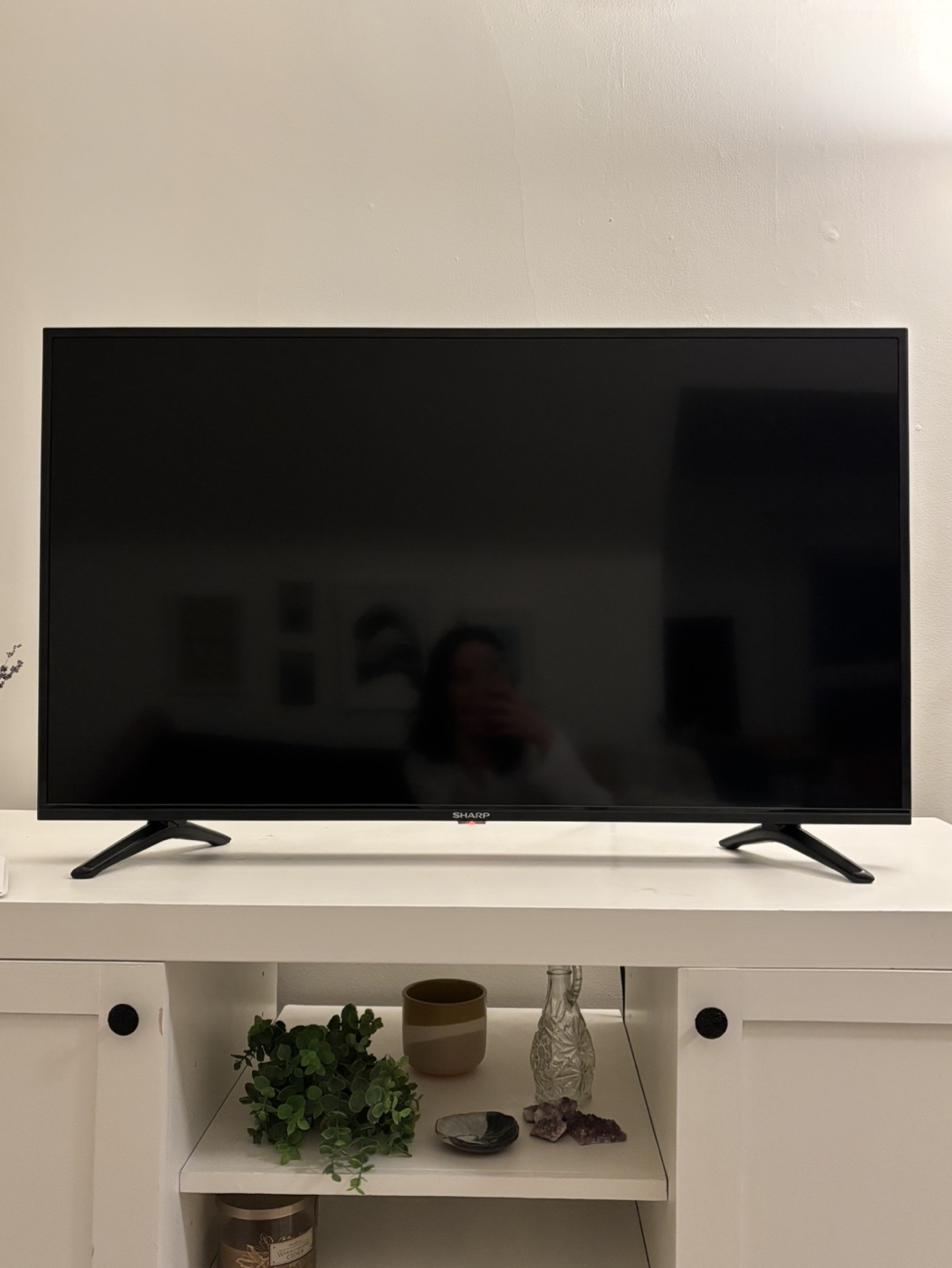 Sharp 40-inch LED Smart TV - photo 2