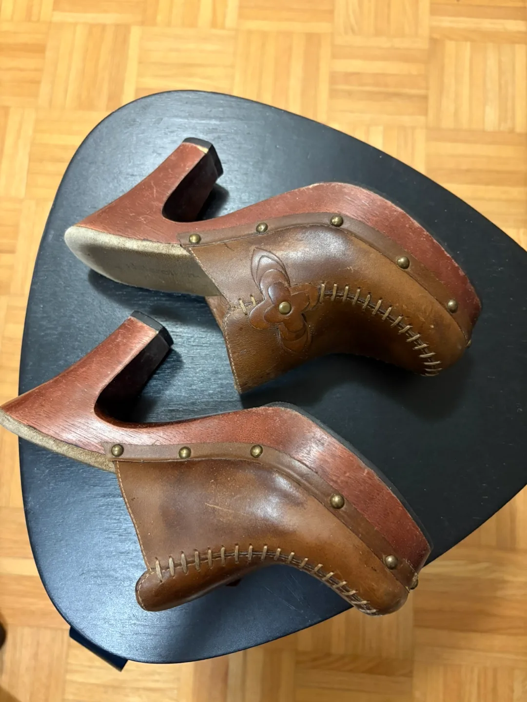 Brown Leather Clogs Platform Heels image indicator(2)