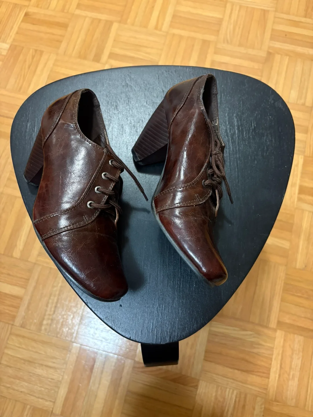 Brown Leather Lace-Up Oxfords image indicator(2)