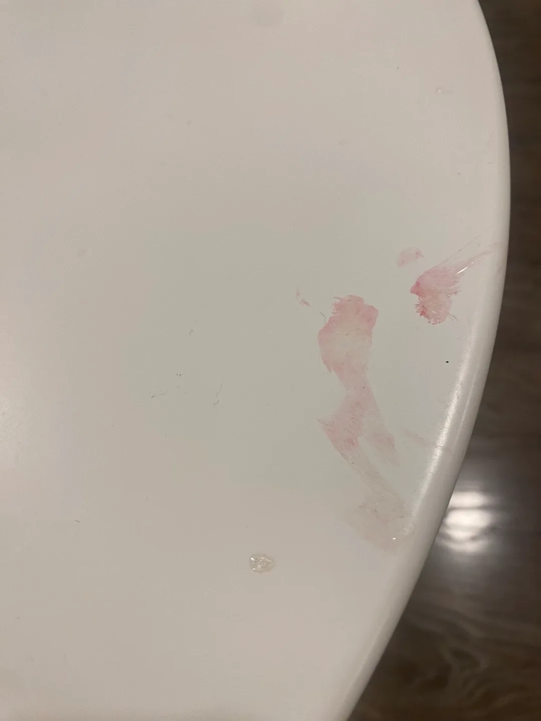 White Round Side Table with Lower Shelf image indicator(4)