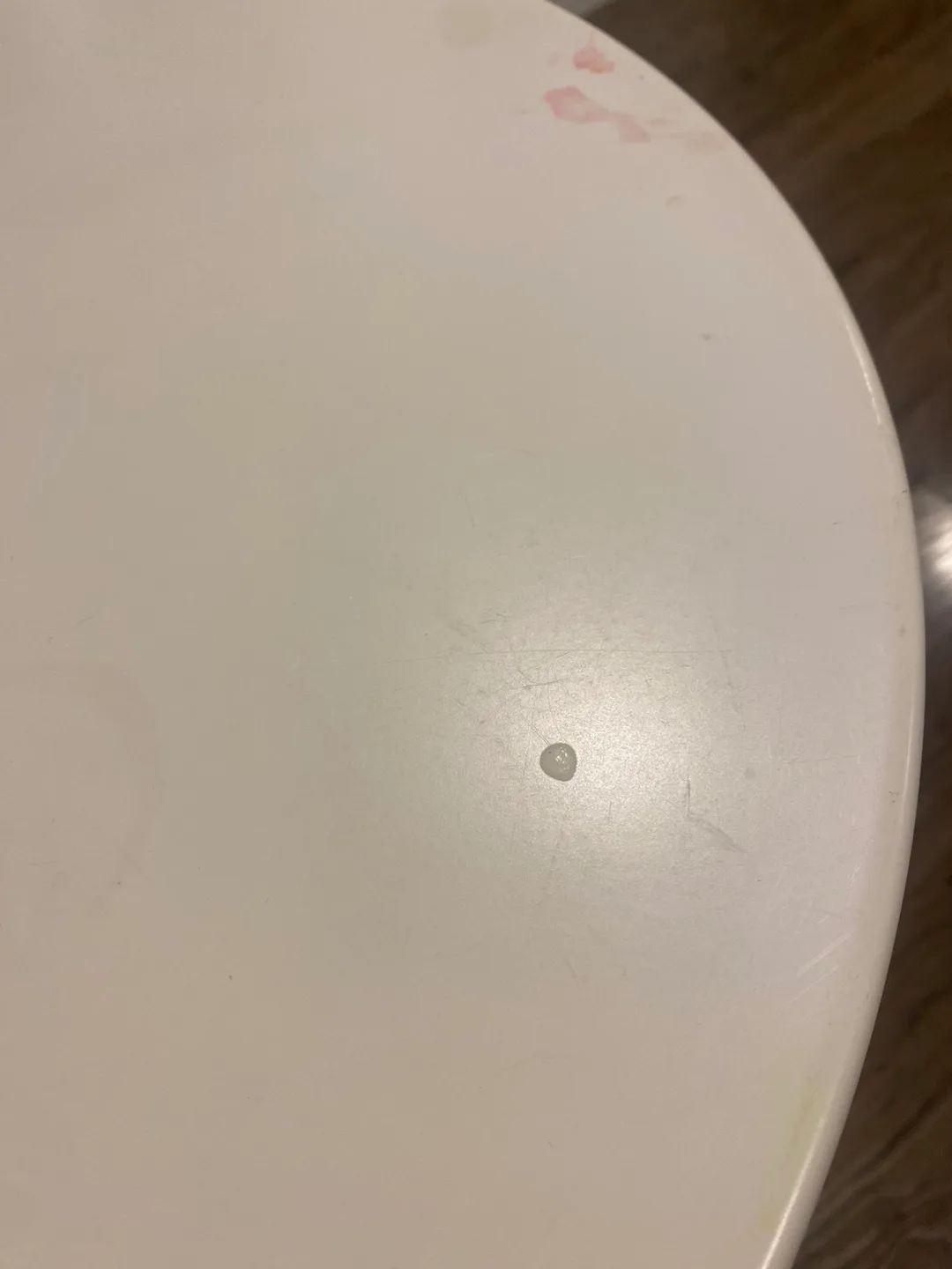 White Round Side Table with Lower Shelf image indicator(3)