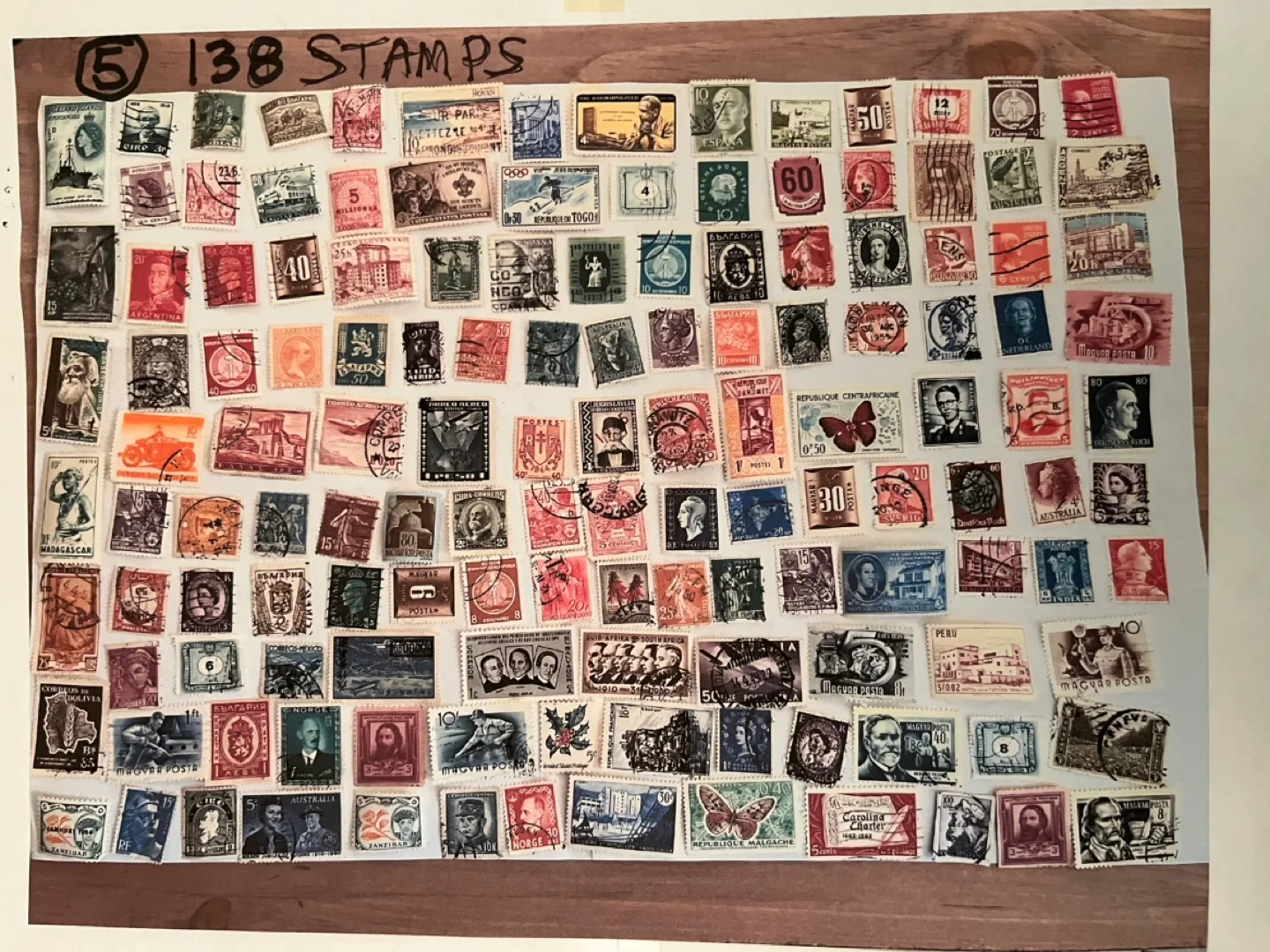 Large Collection of Over 1000 World Stamps image indicator(5)
