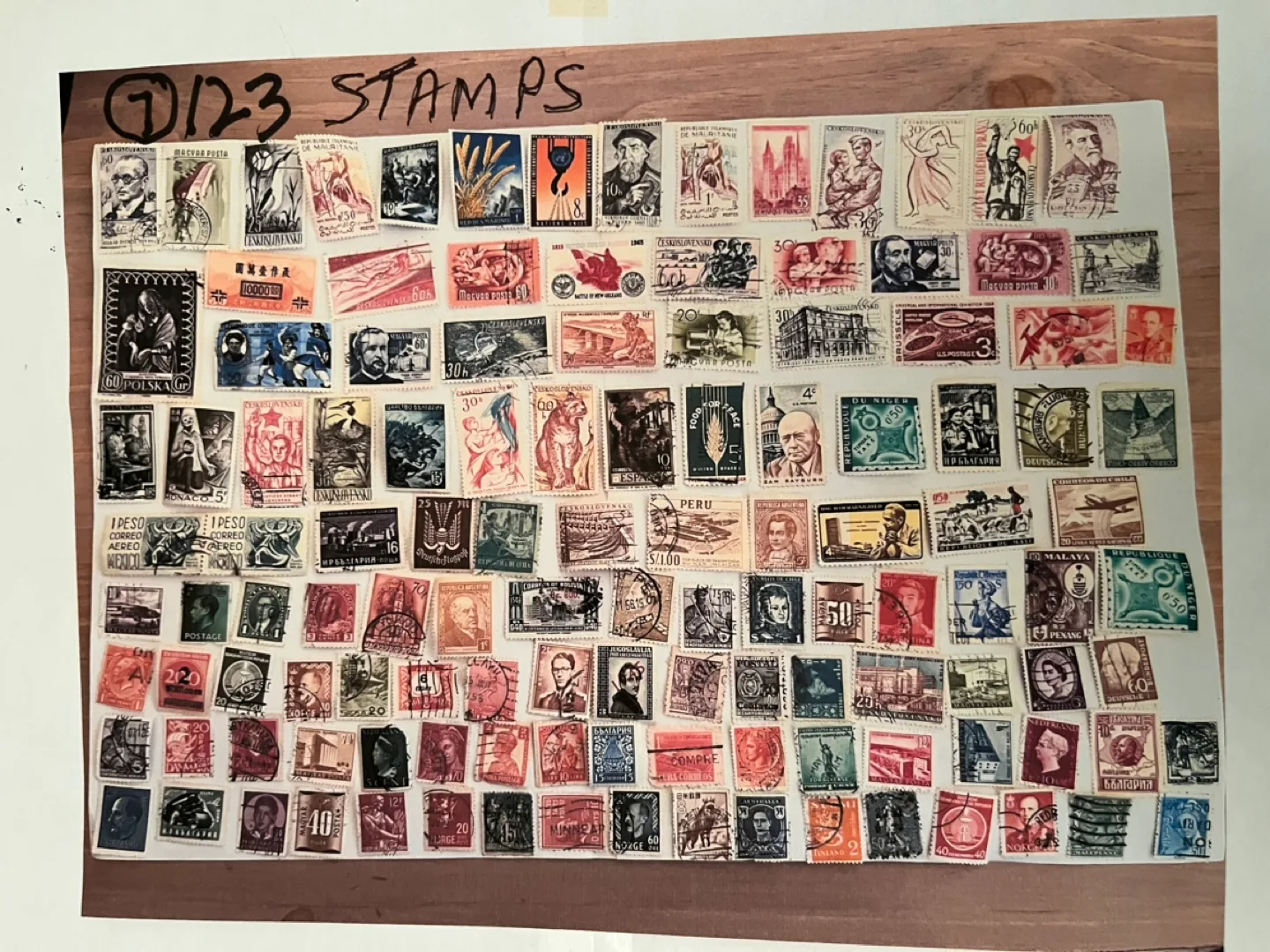 Large Collection of Over 1000 World Stamps image indicator(7)