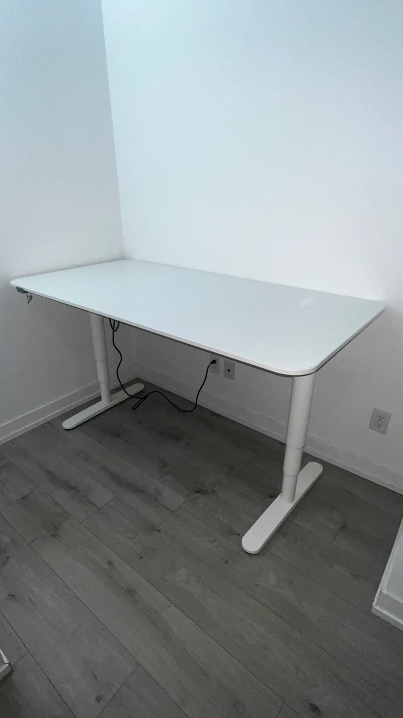 IKEA Bekant Motorized Sit/Stand desk thumbnail