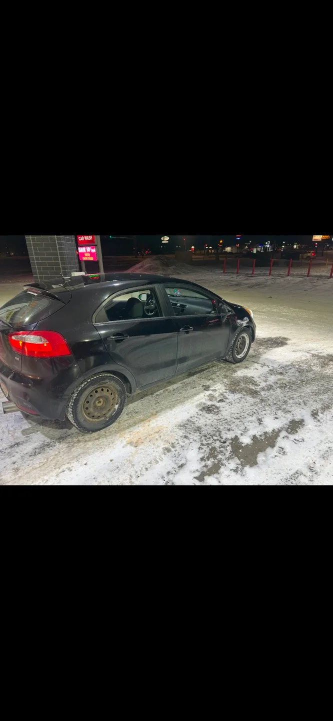 2013 Kia Rio active image indicator(7)