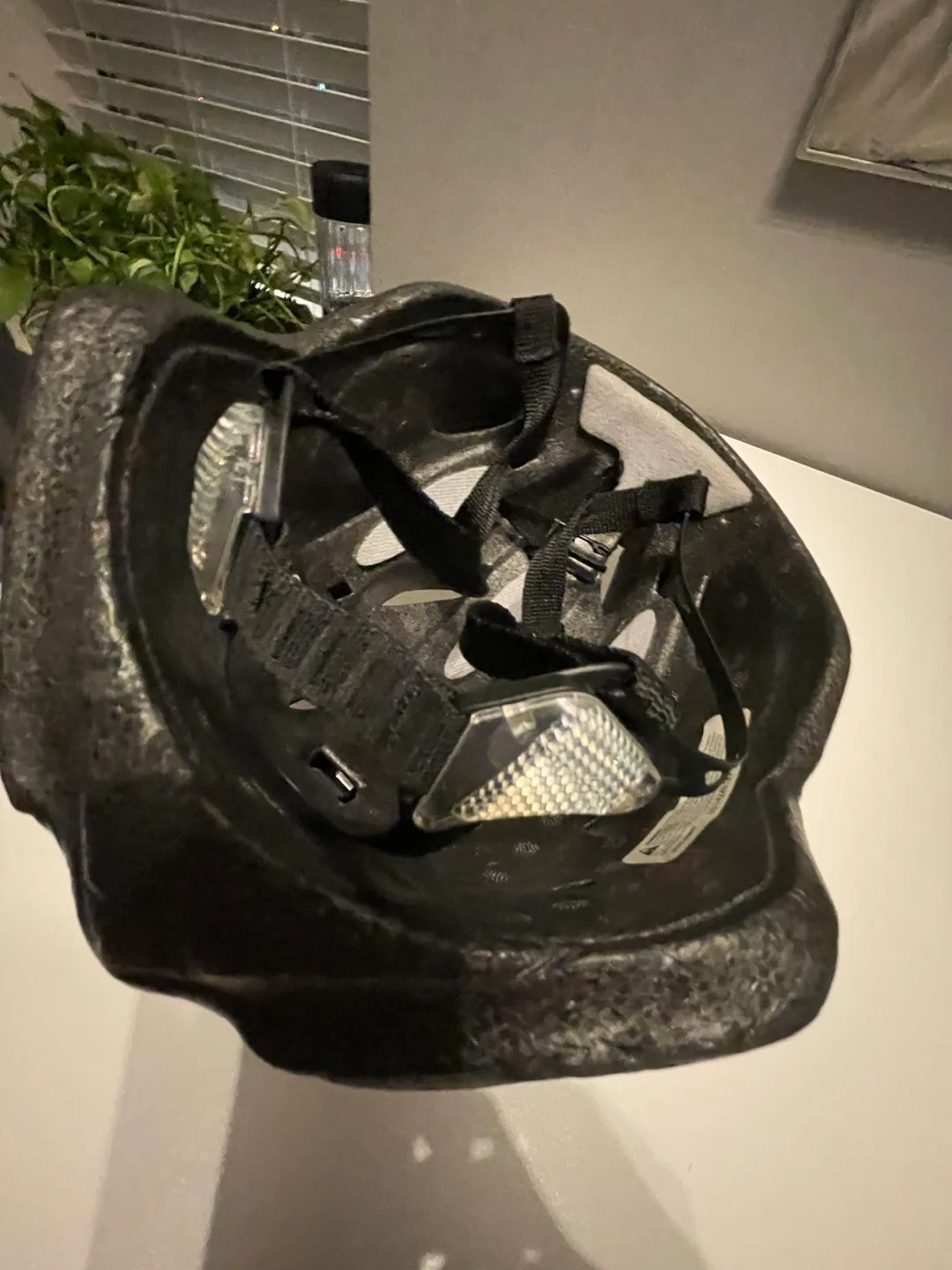 Bell Adult Bike Helmet - Black and Gray image indicator(3)