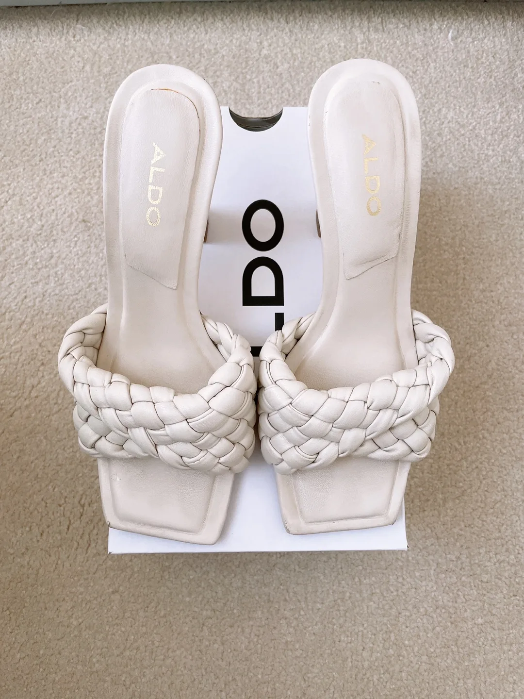 White heels image indicator(3)