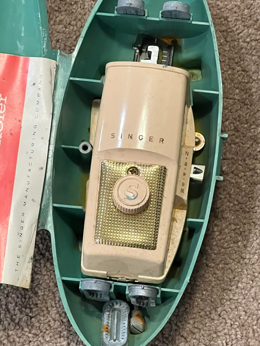 Vintage Singer Sewing Machine image indicator(2)