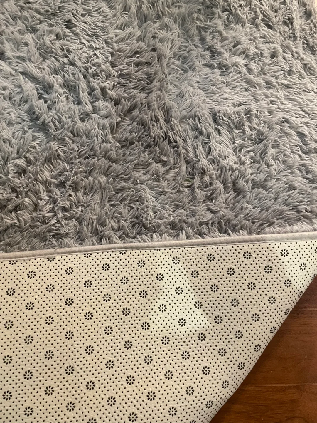 Fluffy Grey Rug image indicator(3)