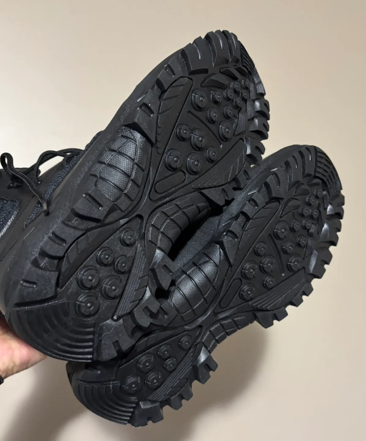 Men's Size 11 winter waterproof Boots *NEW* image indicator(3)