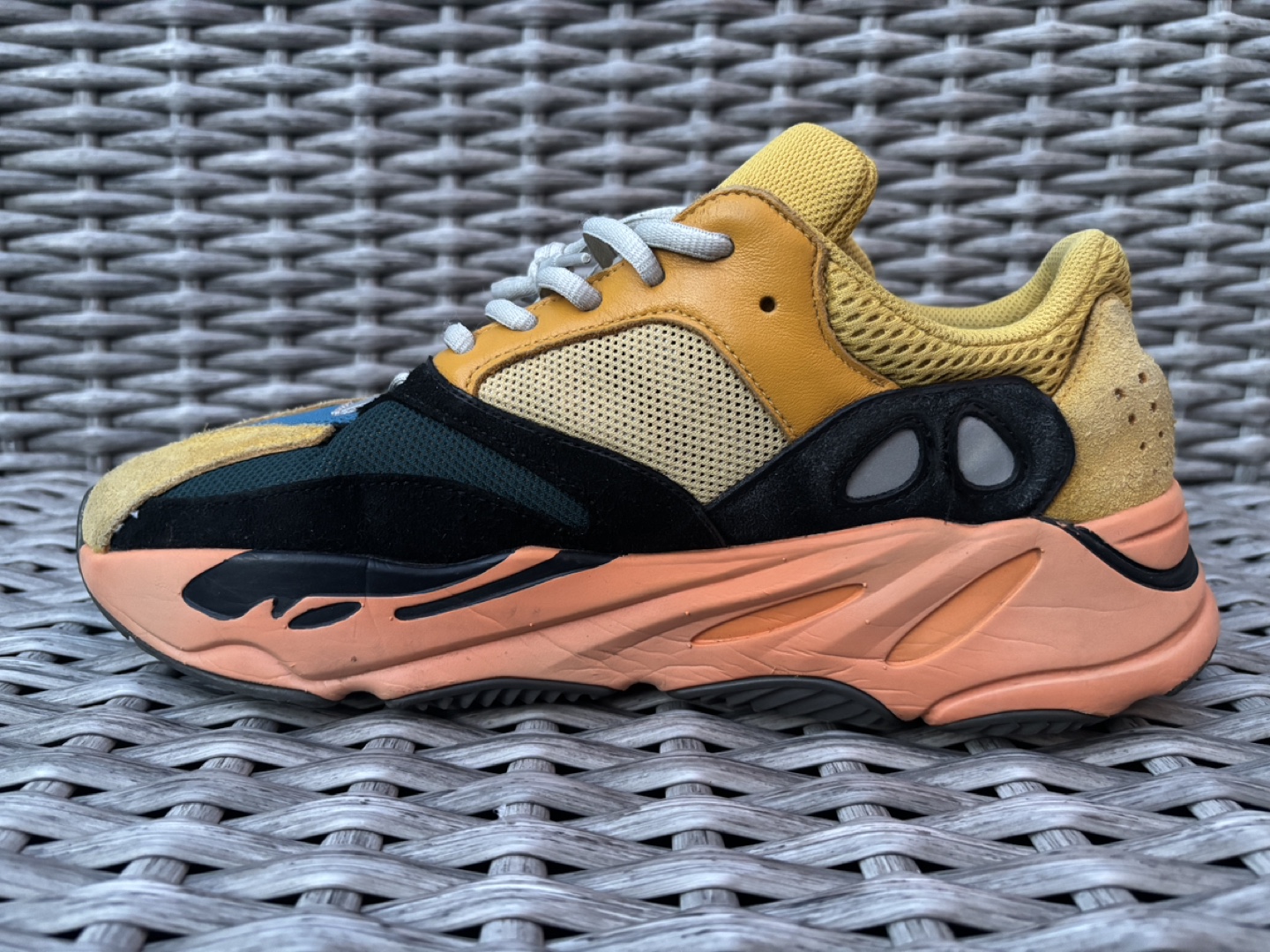 Adidas Yeezy 700 - Sz 11M - Enflame Amber - GW0297 - photo 3