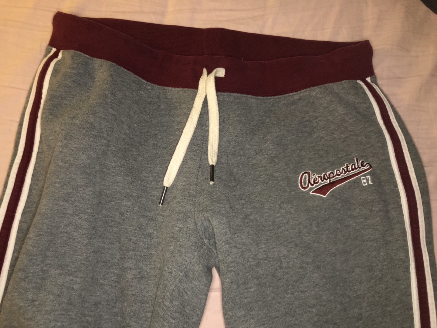 Aeropostale low waisted sweats - photo 2