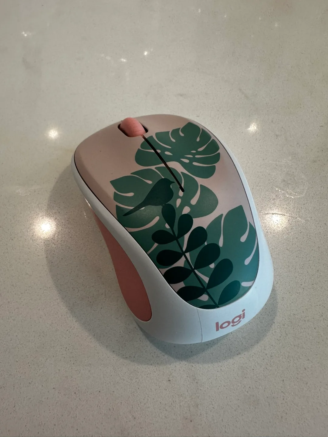 Logi K380 Wireless Keyboard and M331 Silent Plus Mouse image indicator(2)