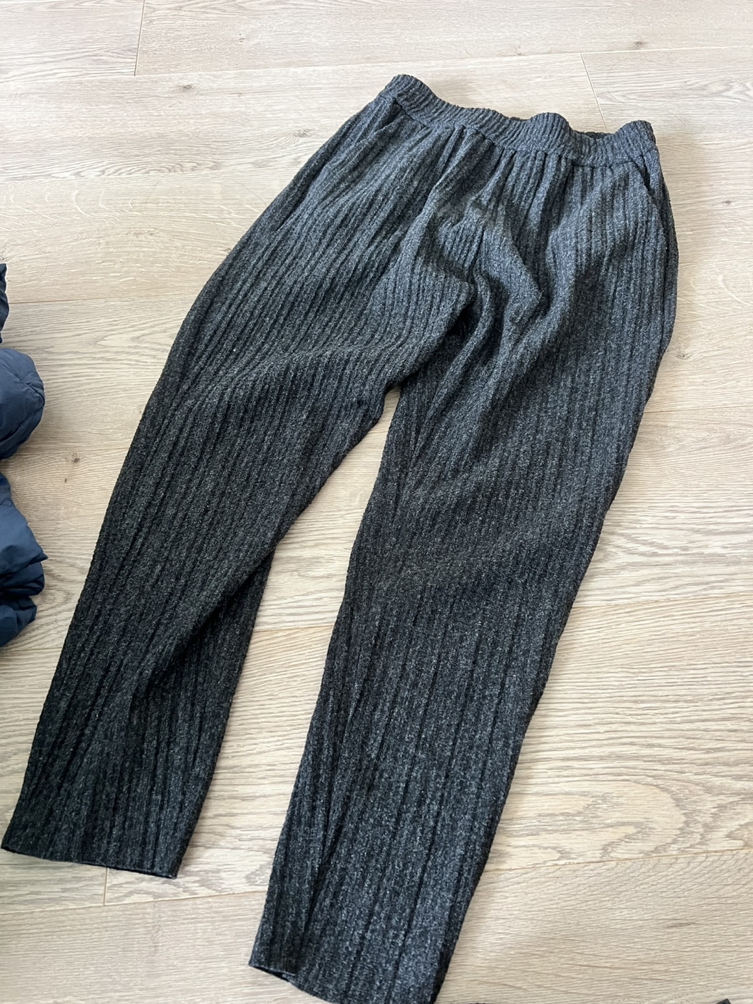 Acne Studios Grey Pleated Trousers - photo 3