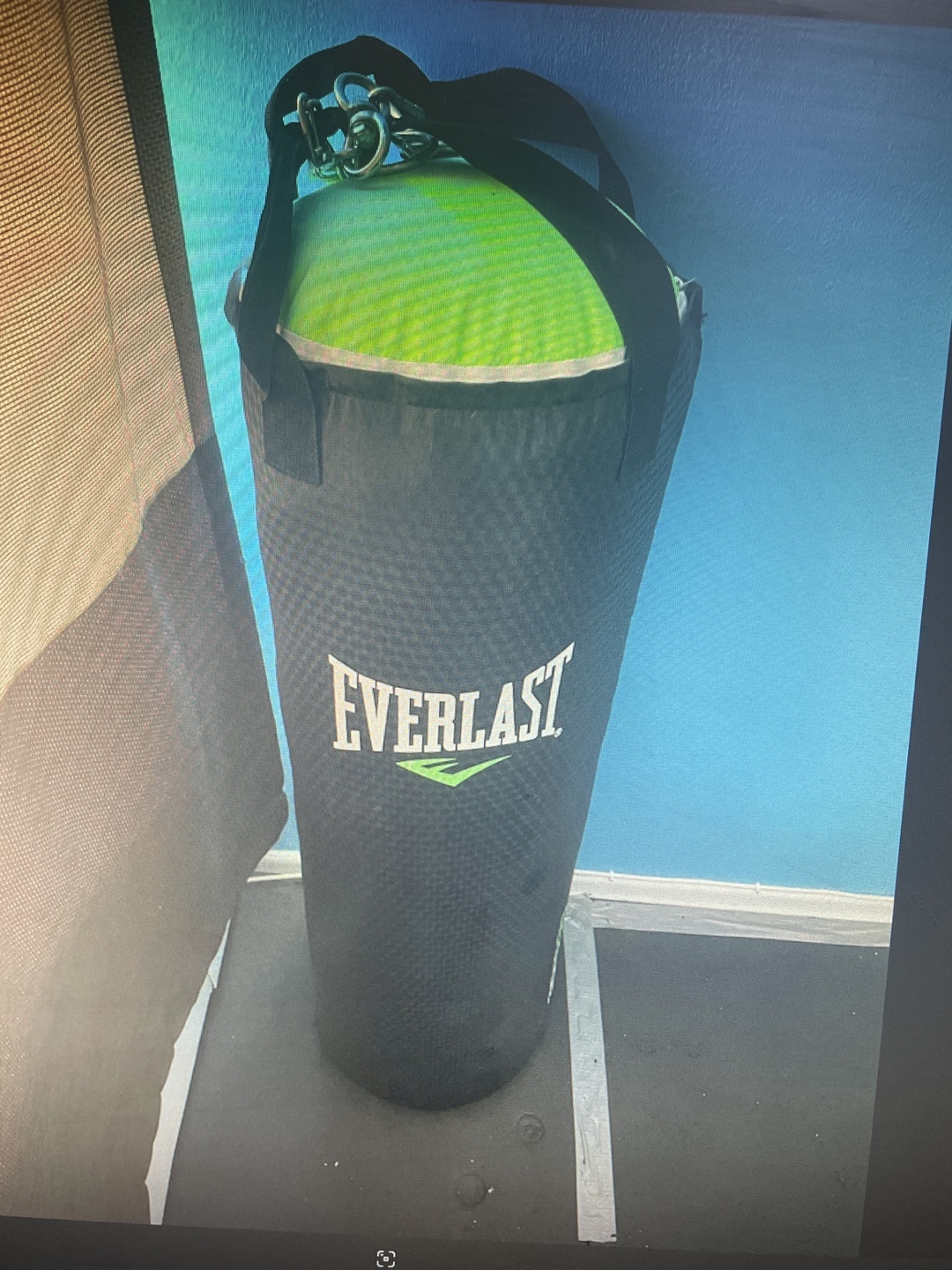 Everlast Punching Bag 70-lbs