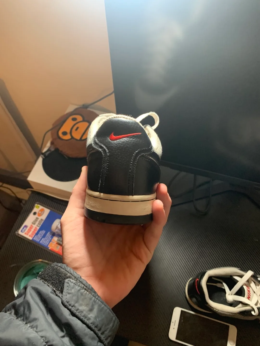 Size 9 Vintage Nike (2008) image indicator(6)