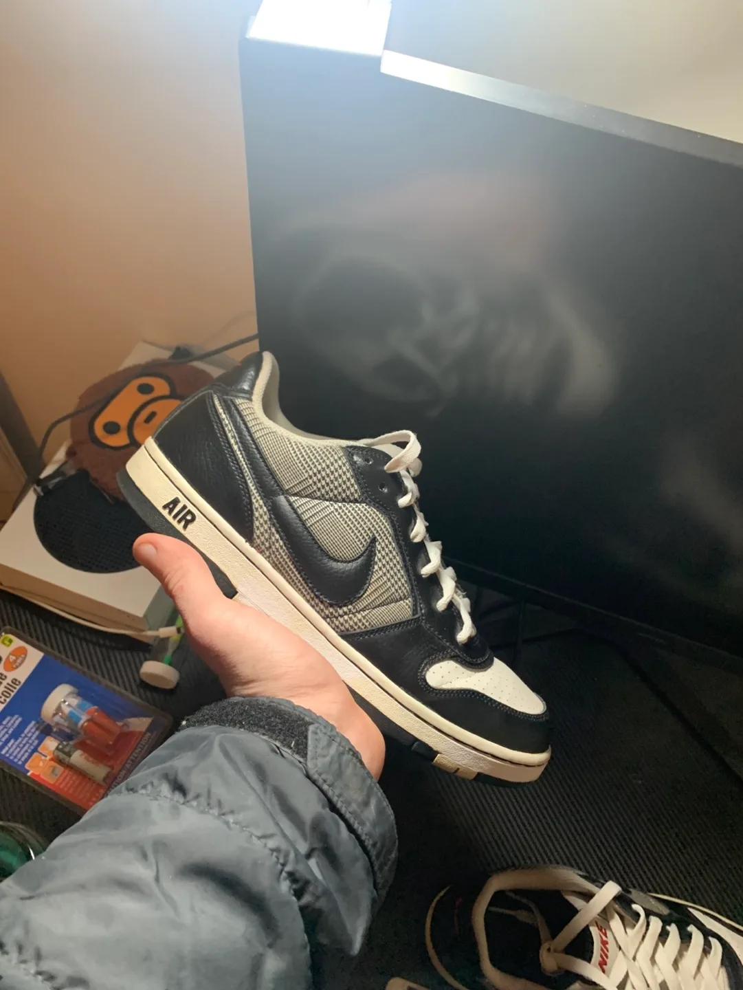 Size 9 Vintage Nike (2008) image indicator(5)