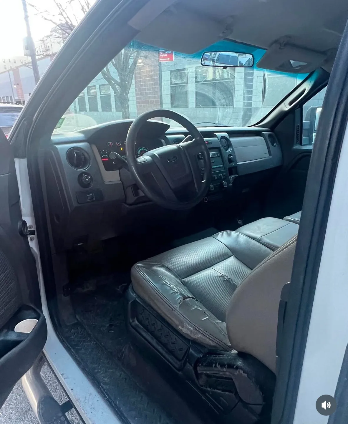 2010 Ford F-150 Regular Cab Pickup Truck image indicator(4)