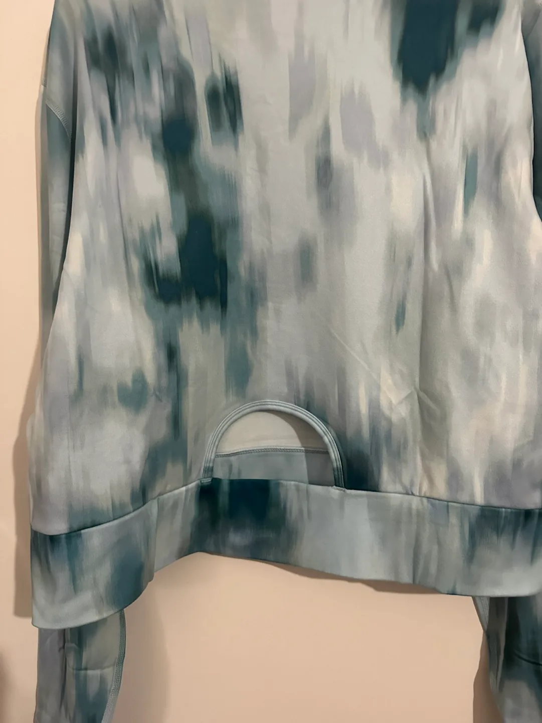 Old Navy Active Go-Dry Tie-Dye Cropped Long Sleeve image indicator(7)