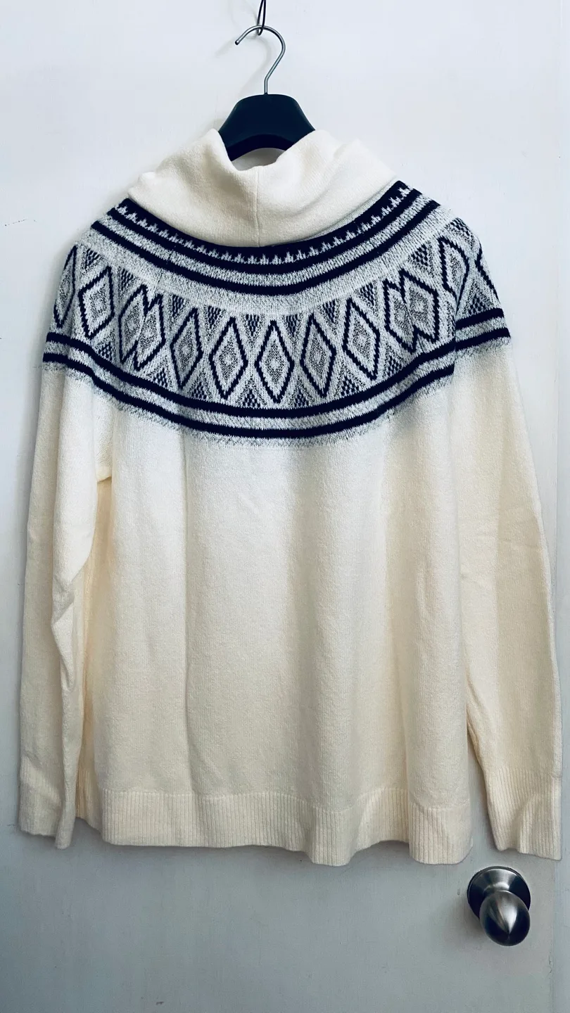 Old Navy Women's Size Large Pullover Sweater image indicator(2)