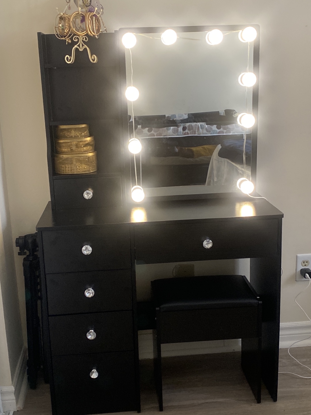 Black Vanity Set with Lights and Mirror - photo 3