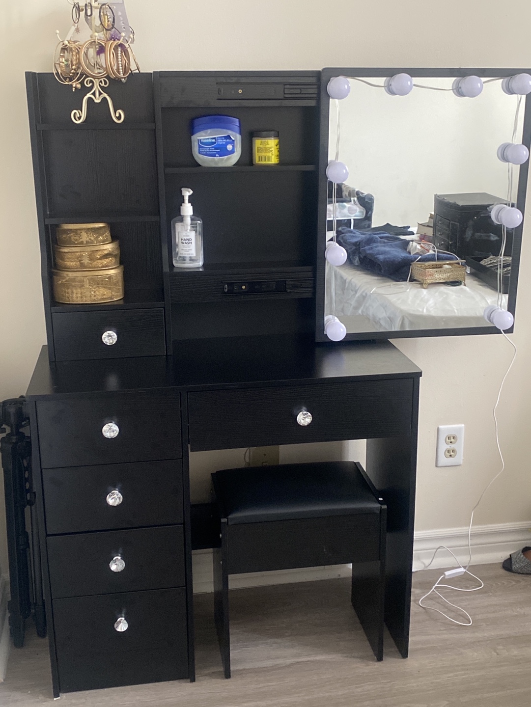 Black Vanity Set with Lights and Mirror - photo 4