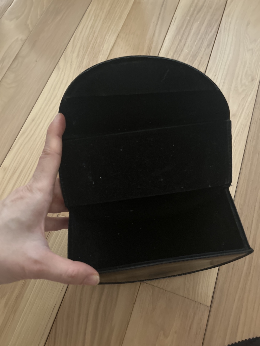 Marc by Marc Jacobs Sunglasses Case - photo 3