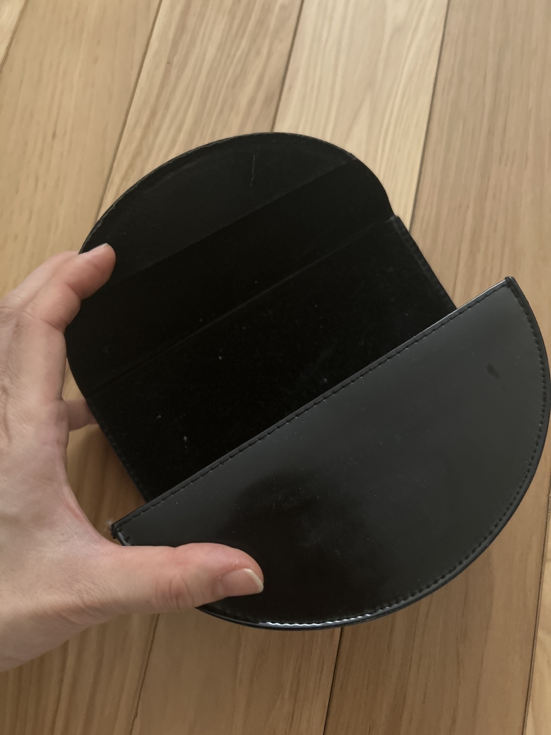 Marc by Marc Jacobs Sunglasses Case - photo 2