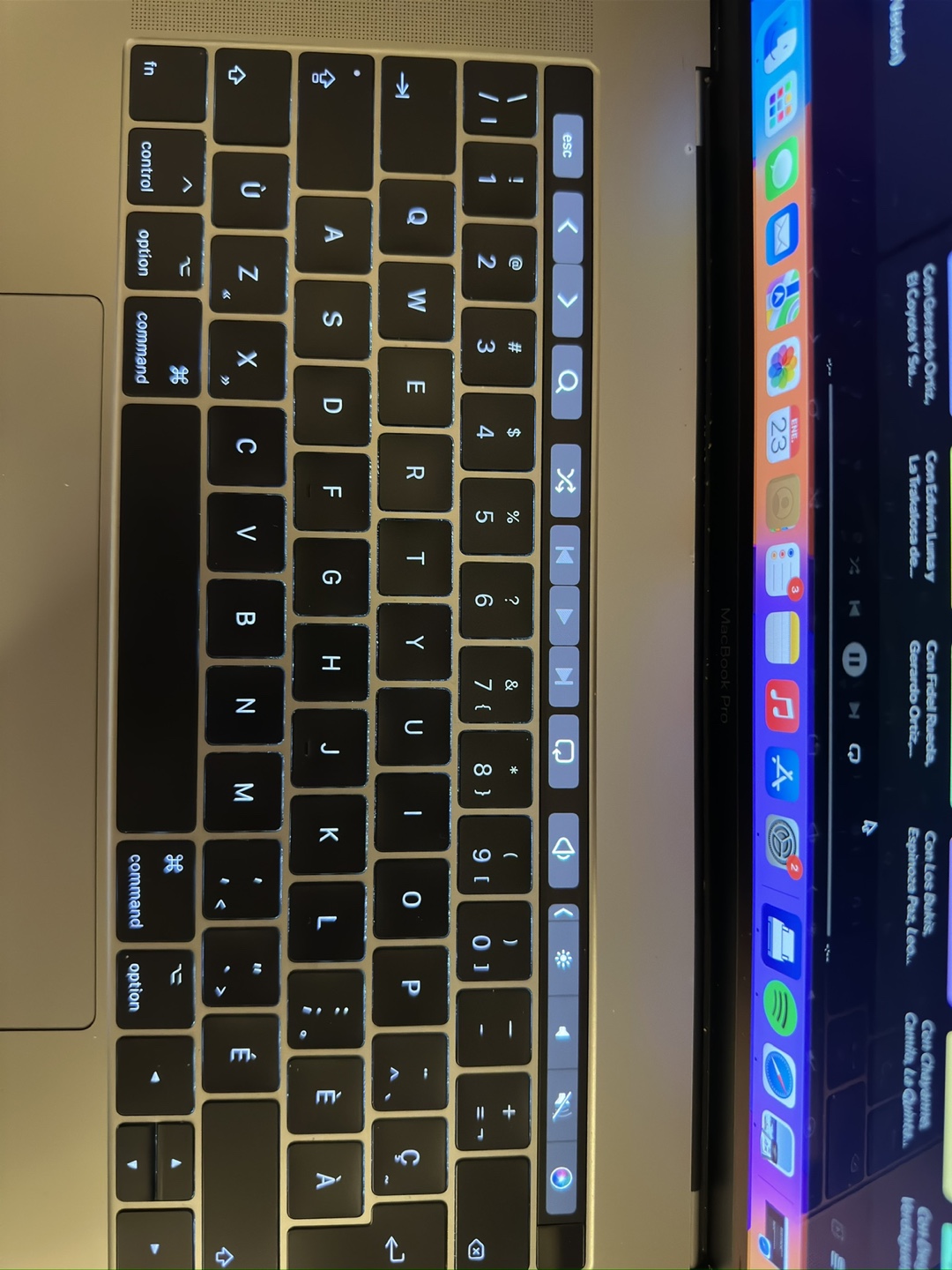 MacBook Pro - Excellent Condition - photo 5