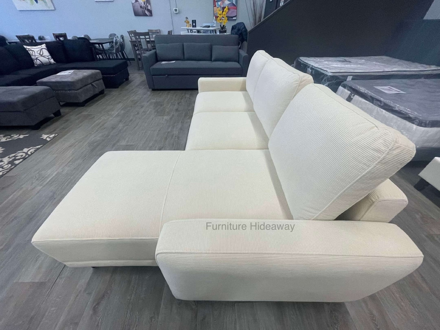 Cream Sectional Sofa- Only 1pc Left‼️ Floor Model - photo 4