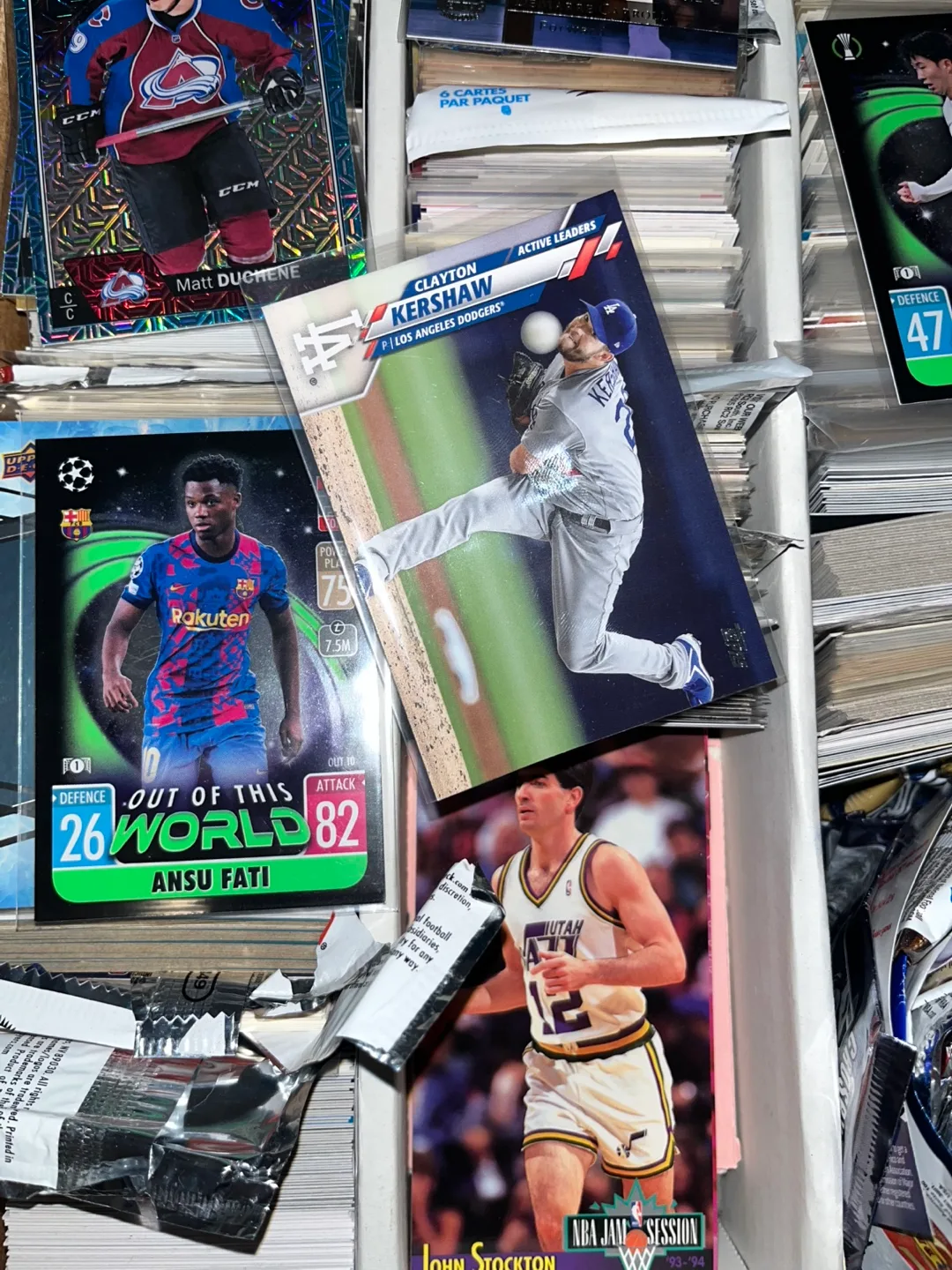 Huge Lot of Hockey, Baseball, Basketball & more Cards image indicator(5)