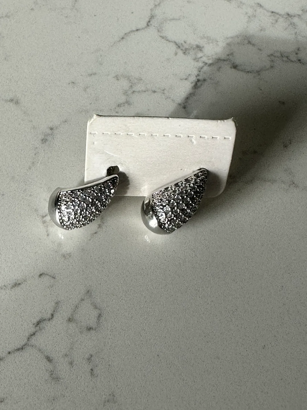 Silver-tone Teardrop Earrings image indicator(2)