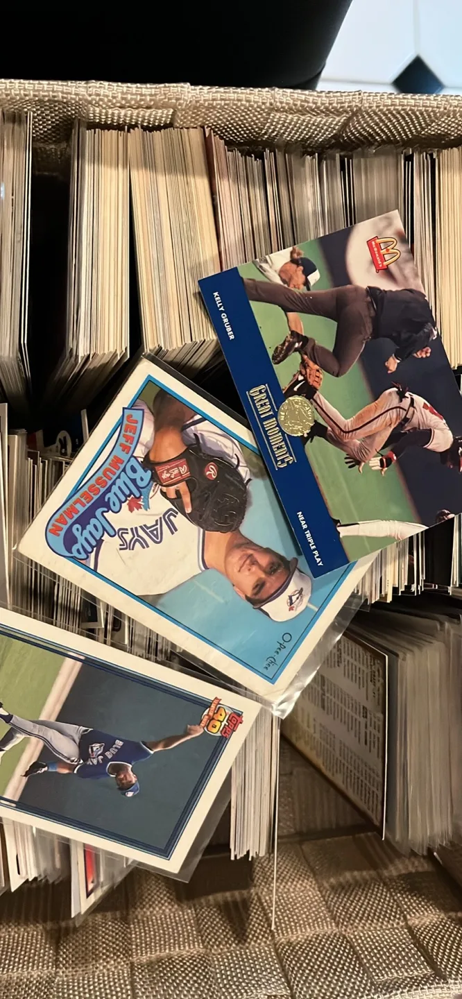 Huge Lot of vintage Toronto sports teams  Cards image indicator(5)