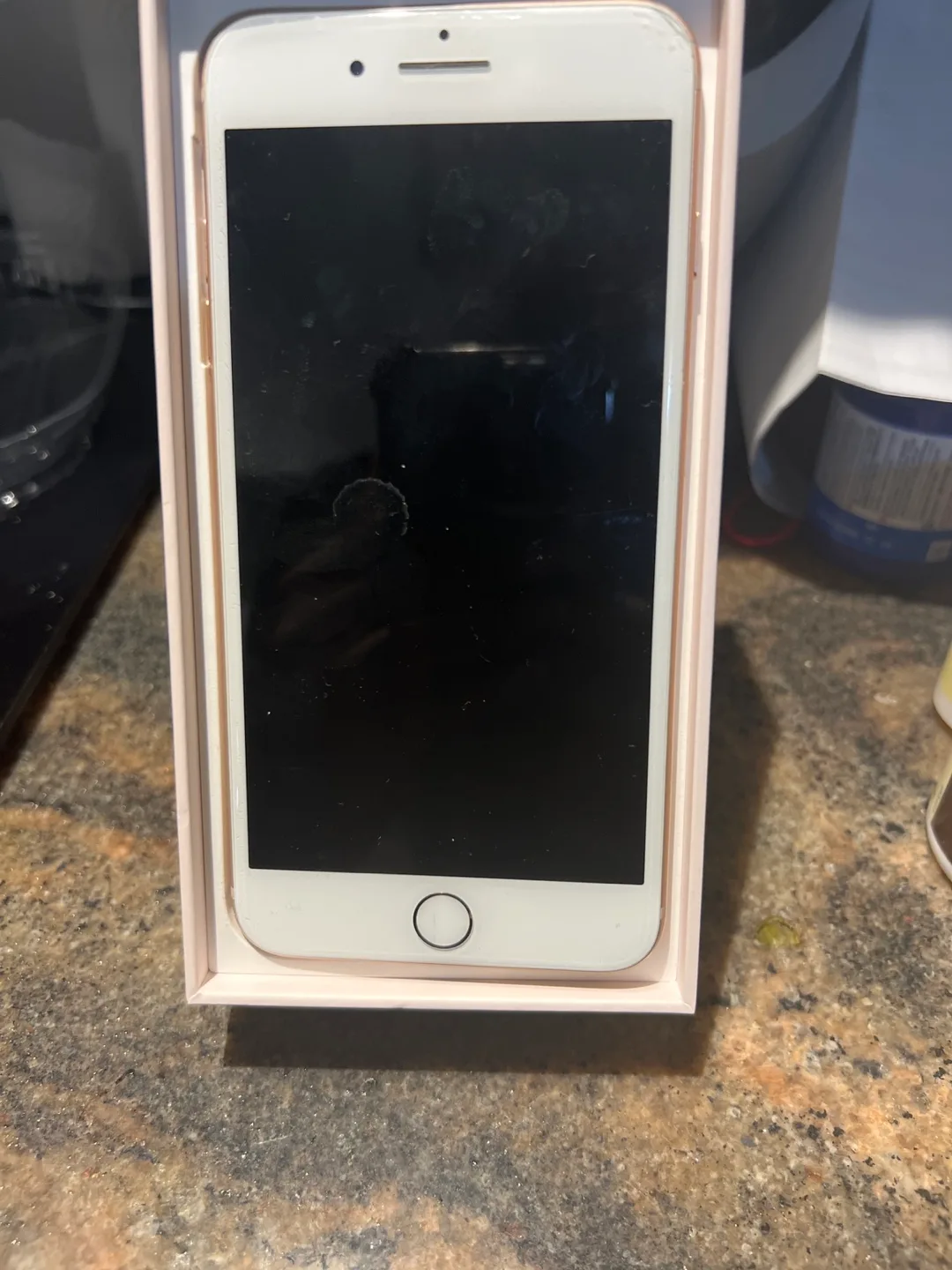 iPhone 8 Plus Rose Gold image indicator(2)
