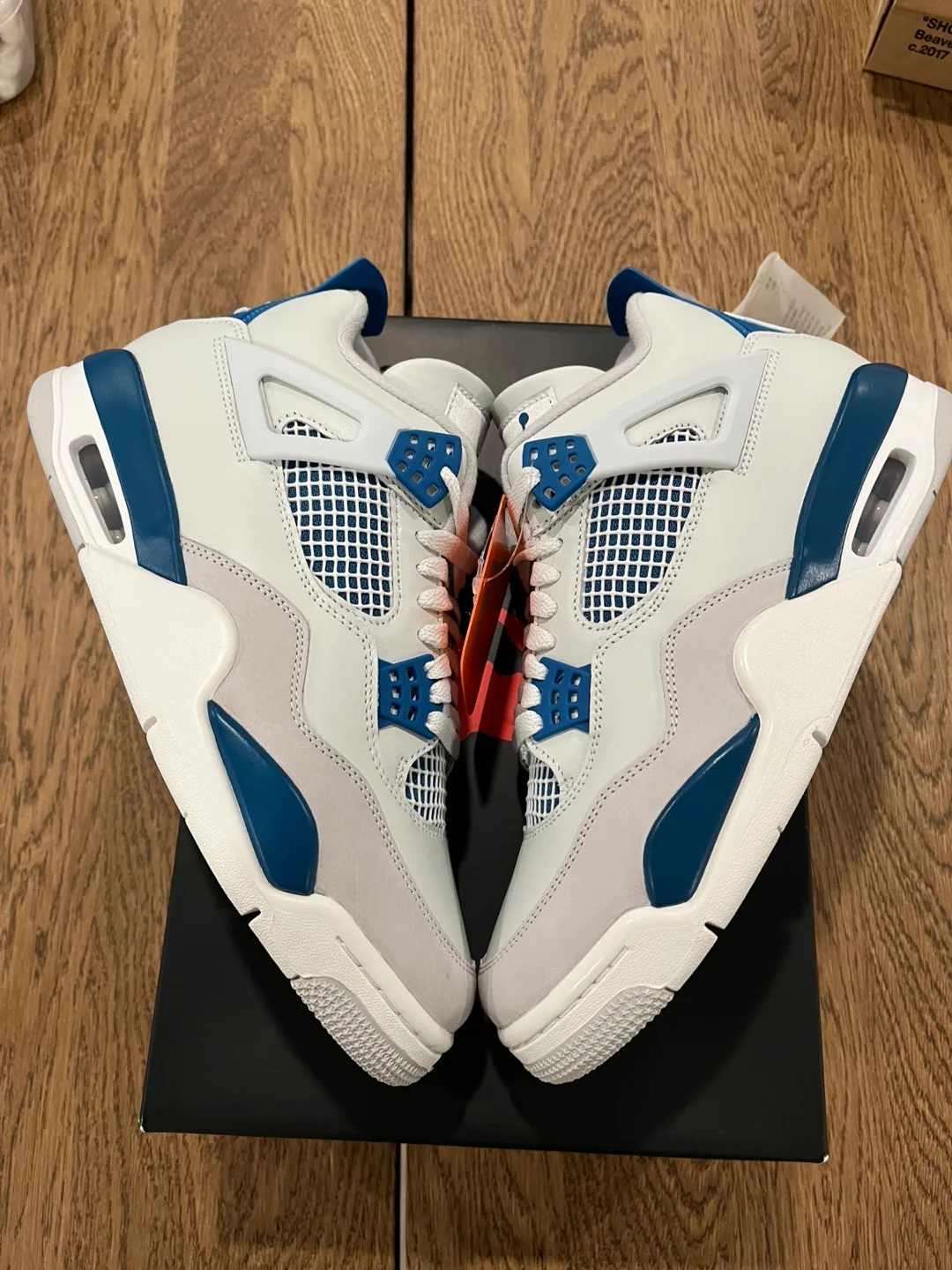 Jordan 4 Military Blue Size 9 image indicator(4)