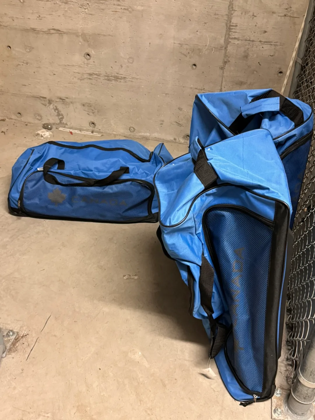 Blue duffle Bags image indicator(3)