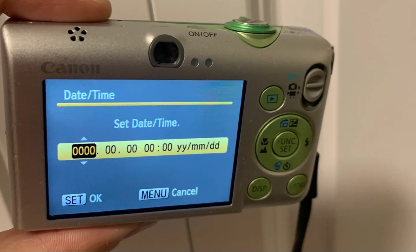 Canon PowerShot SD1200 IS Digital Camera - Green image indicator(4)