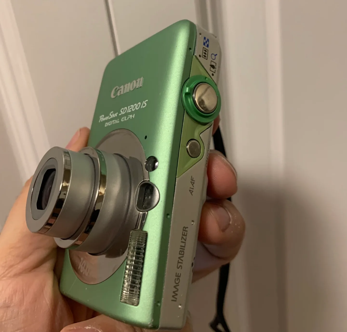 Canon PowerShot SD1200 IS Digital Camera - Green image indicator(7)