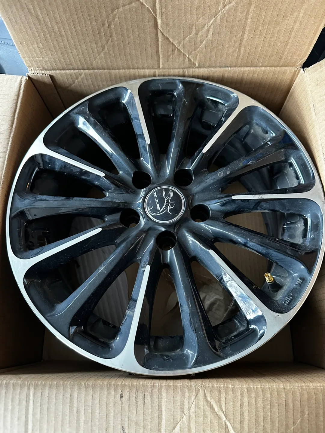 RTX Poison 16" Alloy Wheels - Gloss Black/Machined Face image indicator(3)