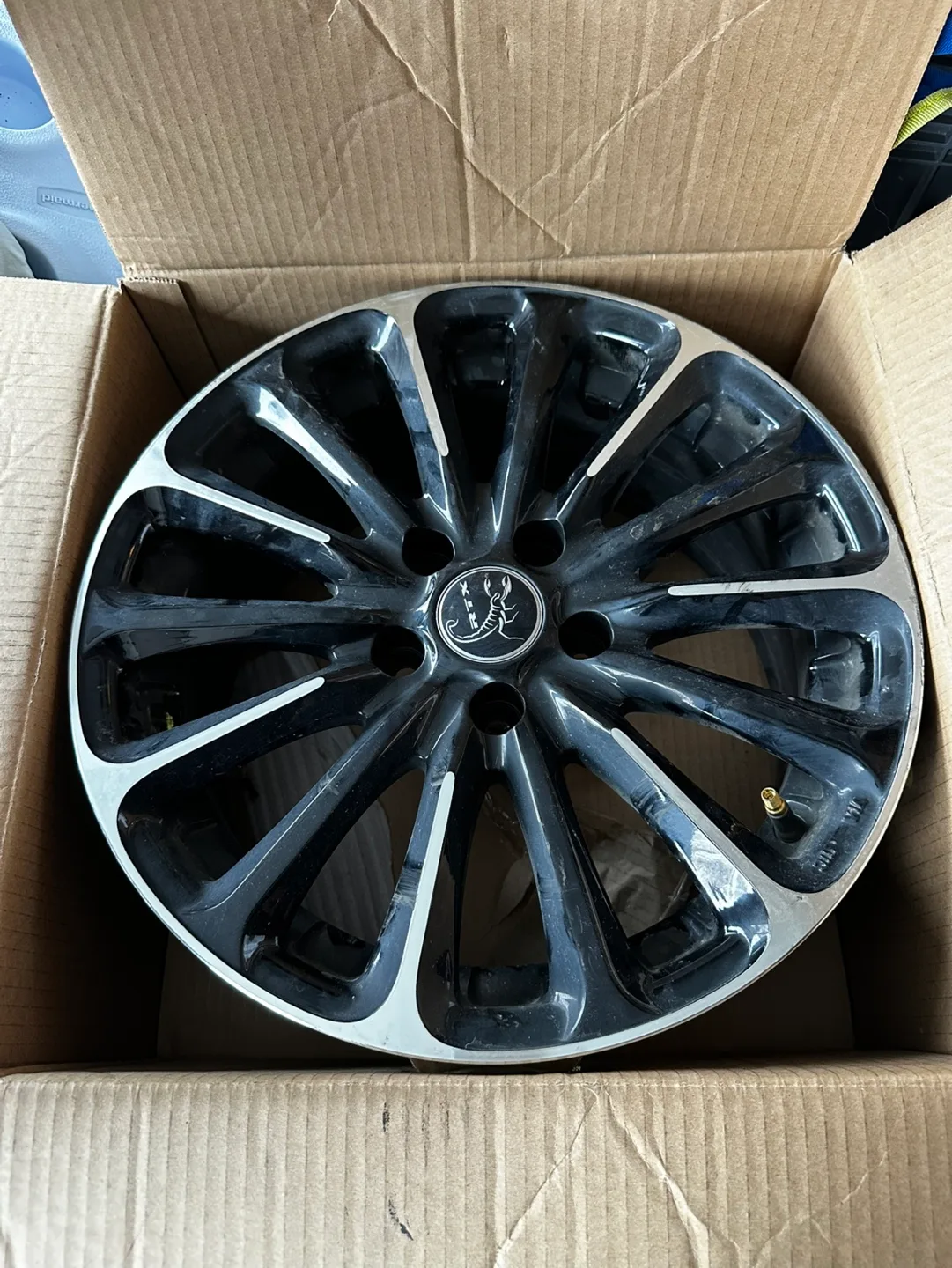 RTX Poison 16" Alloy Wheels - Gloss Black/Machined Face image indicator(2)