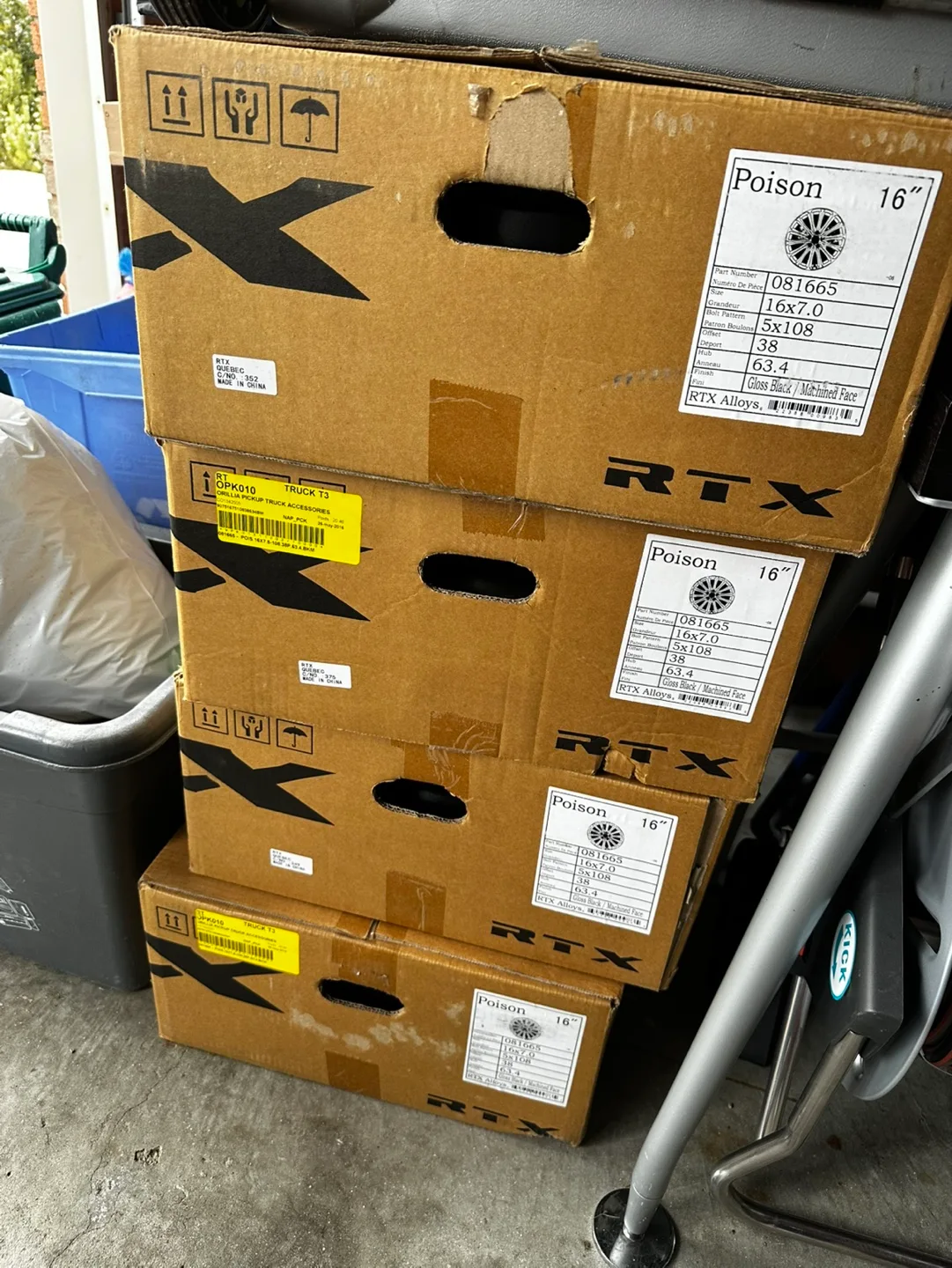 RTX Poison 16" Alloy Wheels - Gloss Black/Machined Face image indicator(4)