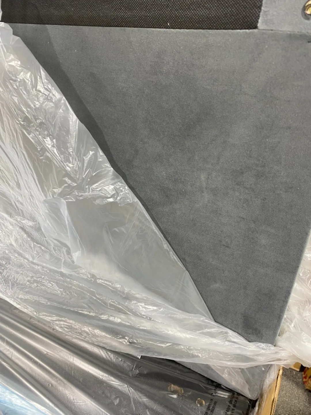 Tufted Upholstered Bed King Size - NEW image indicator(8)