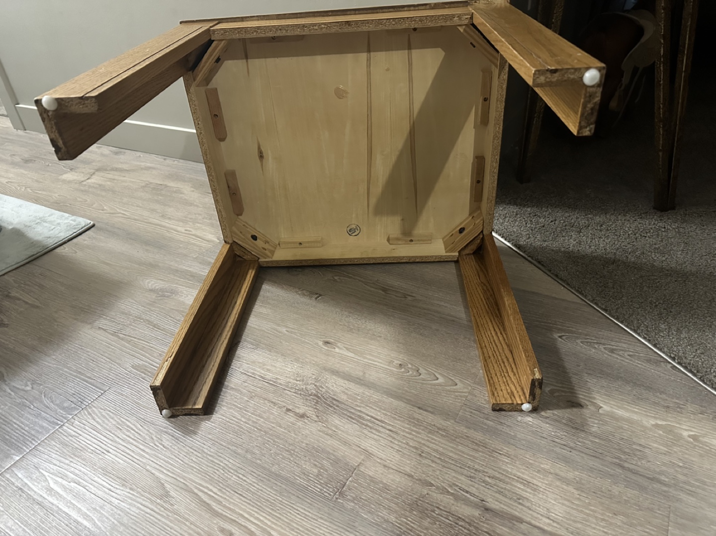 Oak Wood End Table - photo 4